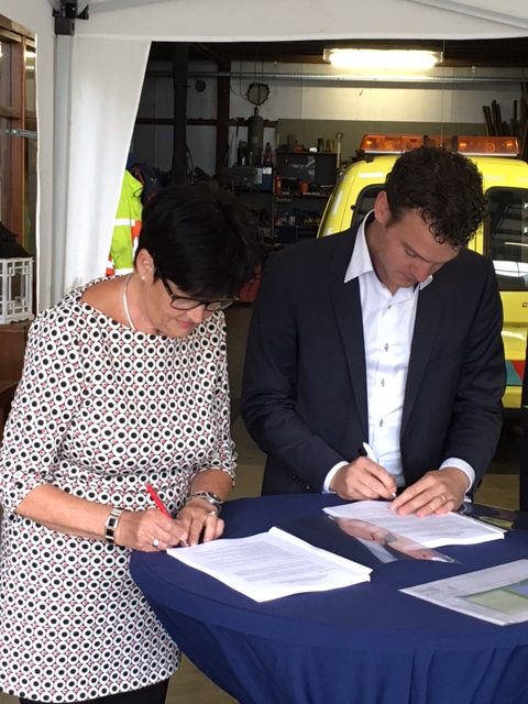 Uitbreiding Kolksluis ondertekenen (1)