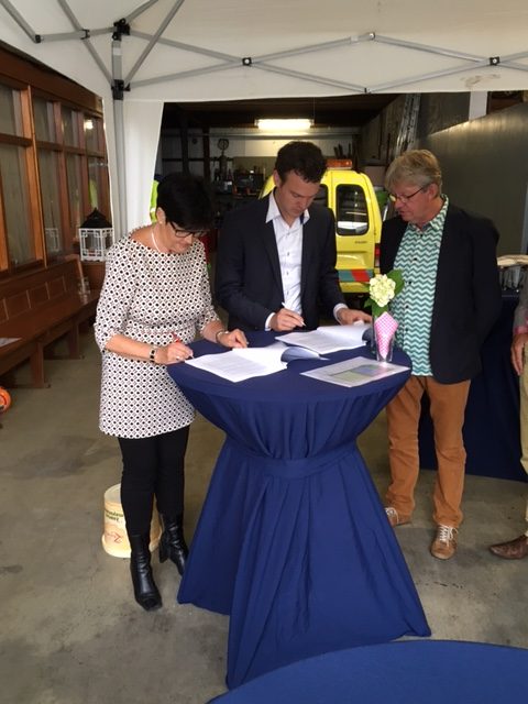 Uitbreiding Kolksluis ondertekenen (2)